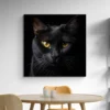 tableau chat noir yeux jaunes carre 4.webp