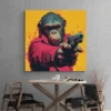 tableau singe avec pistolet carre 2.webp