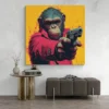 tableau singe avec pistolet carre 4.webp